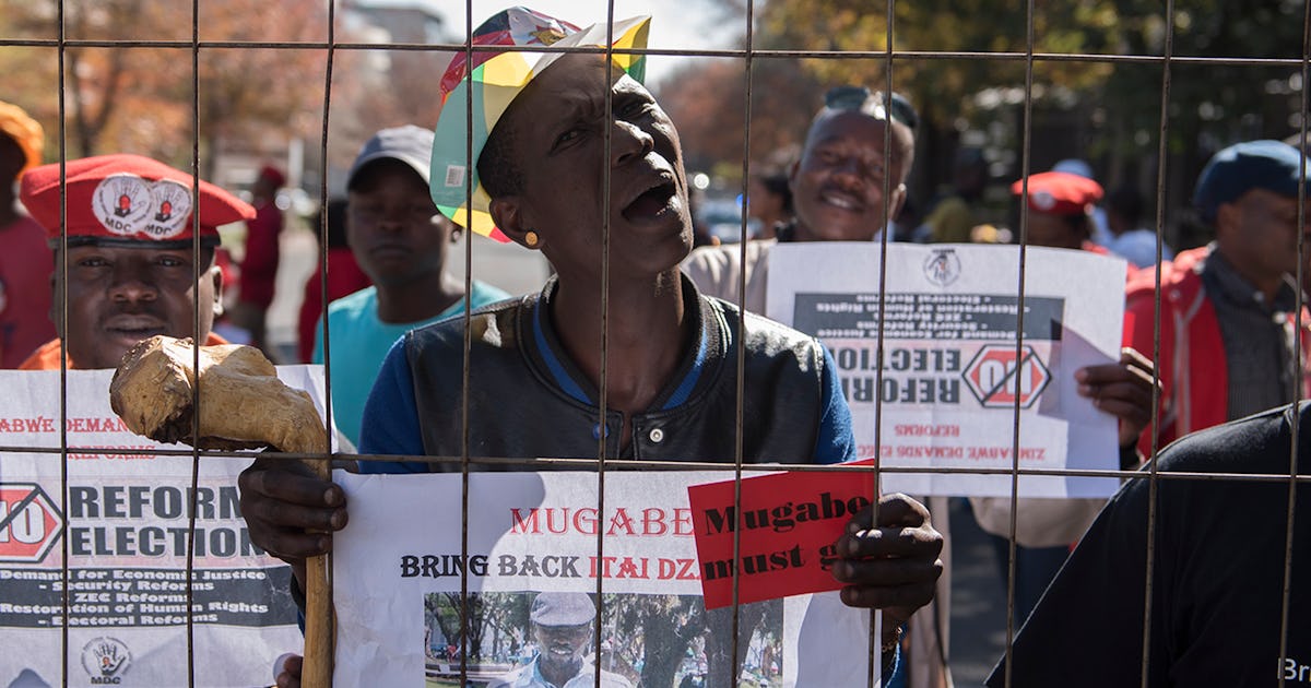 11 Photos That Show the Real Issues Facing Zimbabwe