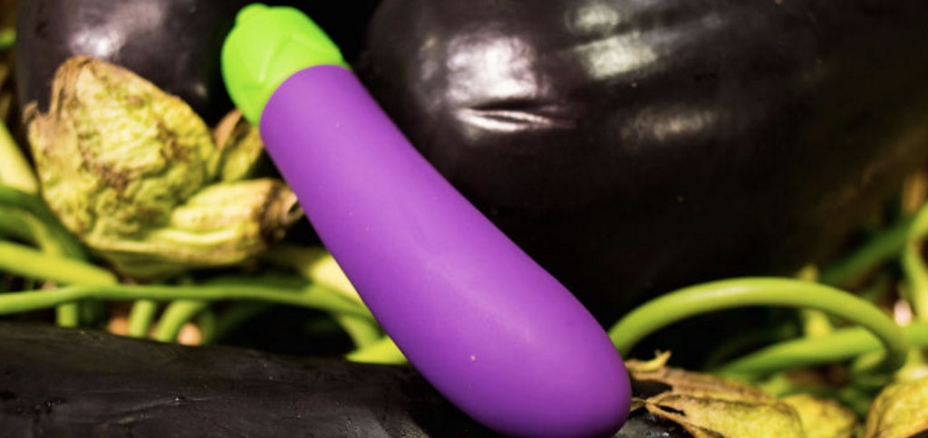 There s a real life eggplant emoji vibrator and it s actually