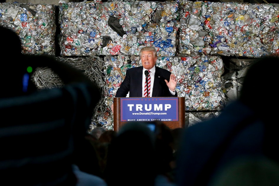 Donald Trump Delivered A Speech In Front Of A Pile Of Garbage 0001
