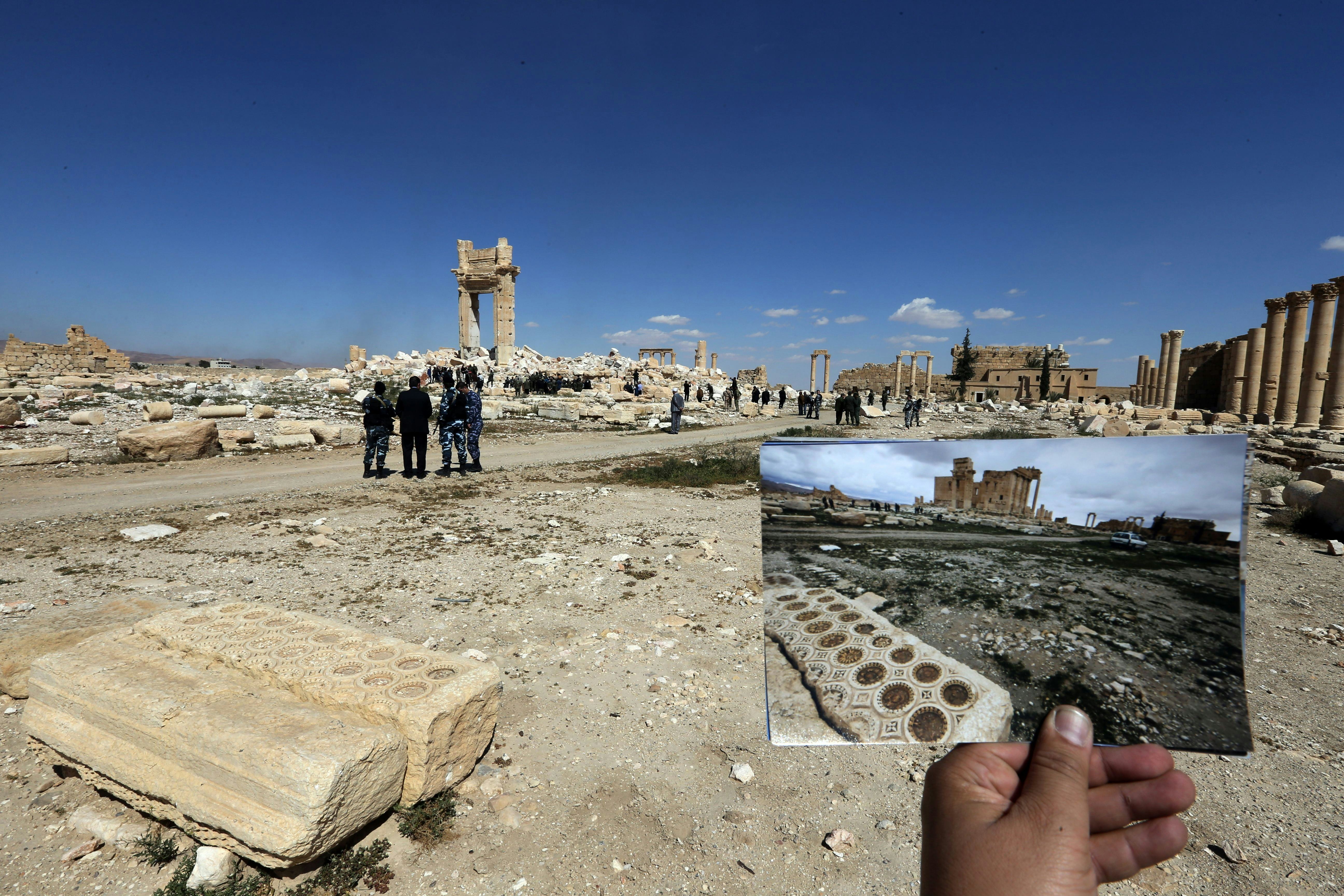 Powerful Images Show the Destruction of Palmyra After Being Recaptured From ISIS