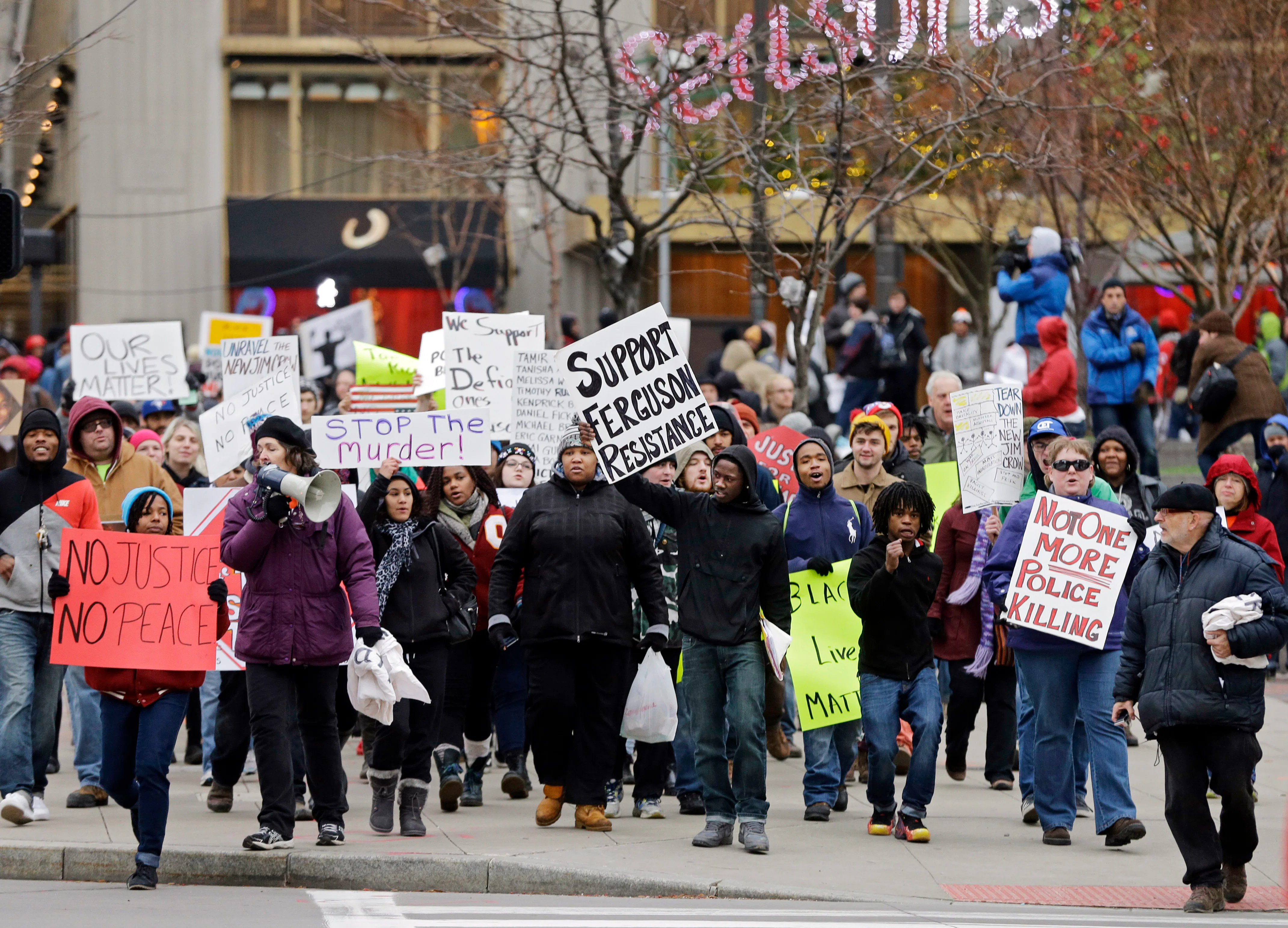 Advocates Want LeBron James to Stop Playing to Protest Decision in ...