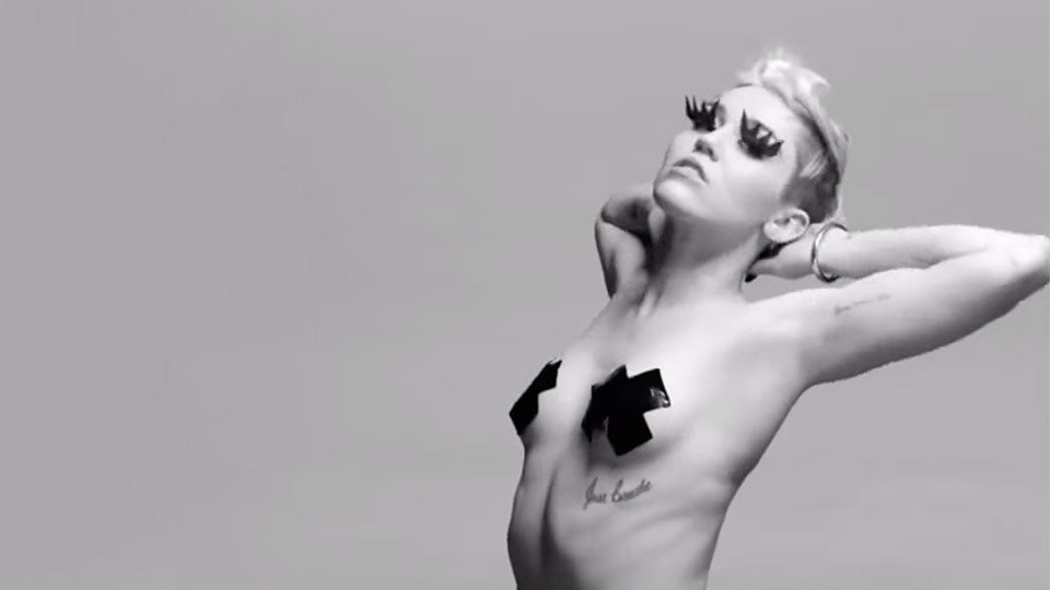 Black Miley Cyrus Porn - Miley's NSFW 'Porn' Video Actually Makes a Point. Here's Why ...
