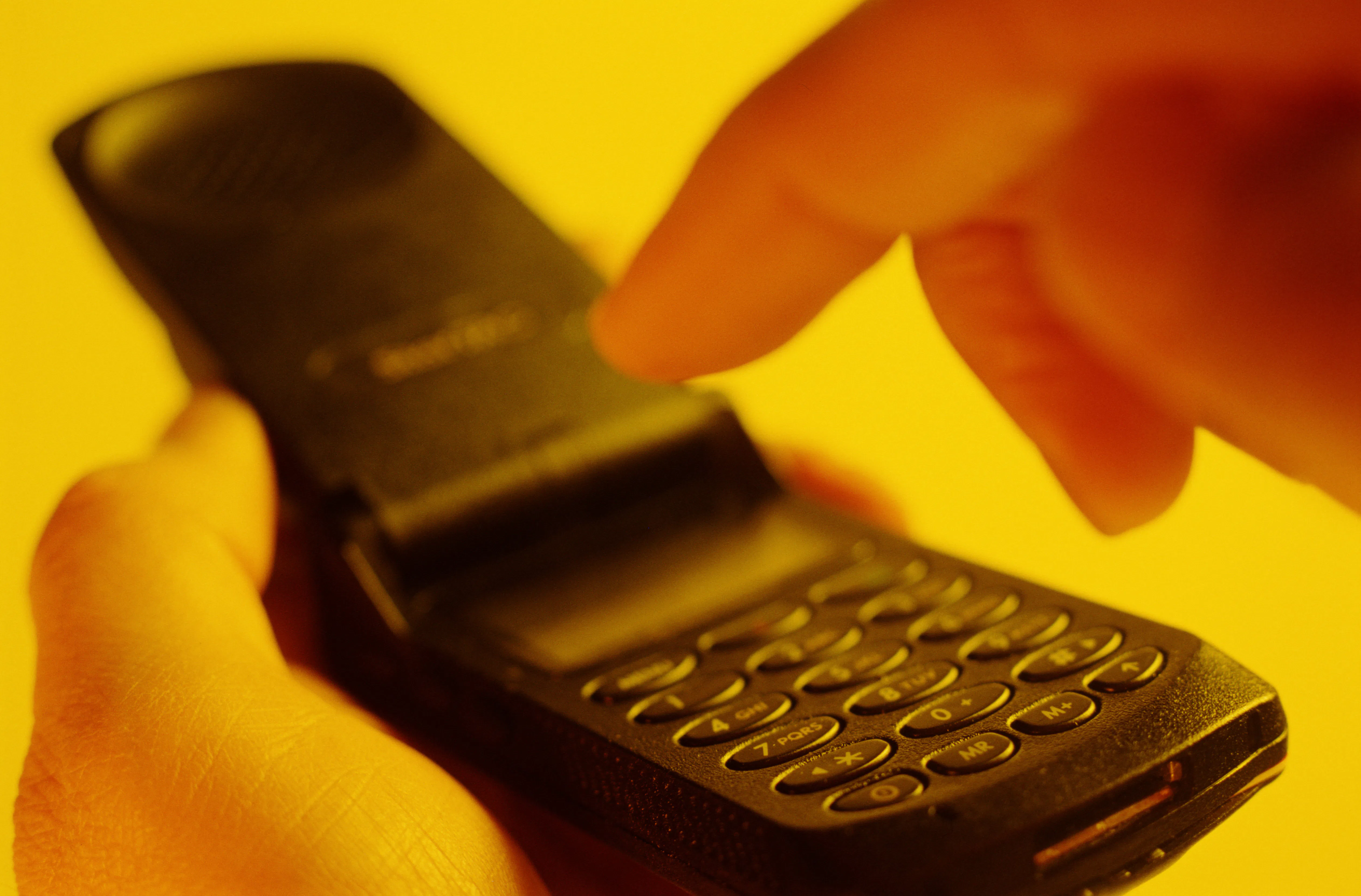 These Are the Young People Who Refuse to Let Smartphones Rule Their Lives
