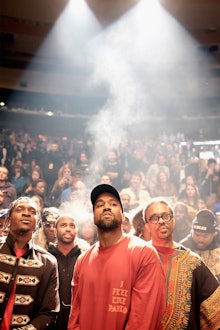Læs at retfærdiggøre renovere Kanye West's "Low Lights" Lyrics Feature the Most Biblical Meanings in 'The  Life of Pablo'