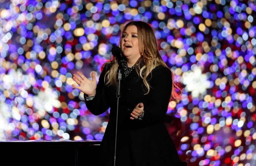 Kelly Clarkson Clapped Back At A Twitter Body Shamer With The Best Response