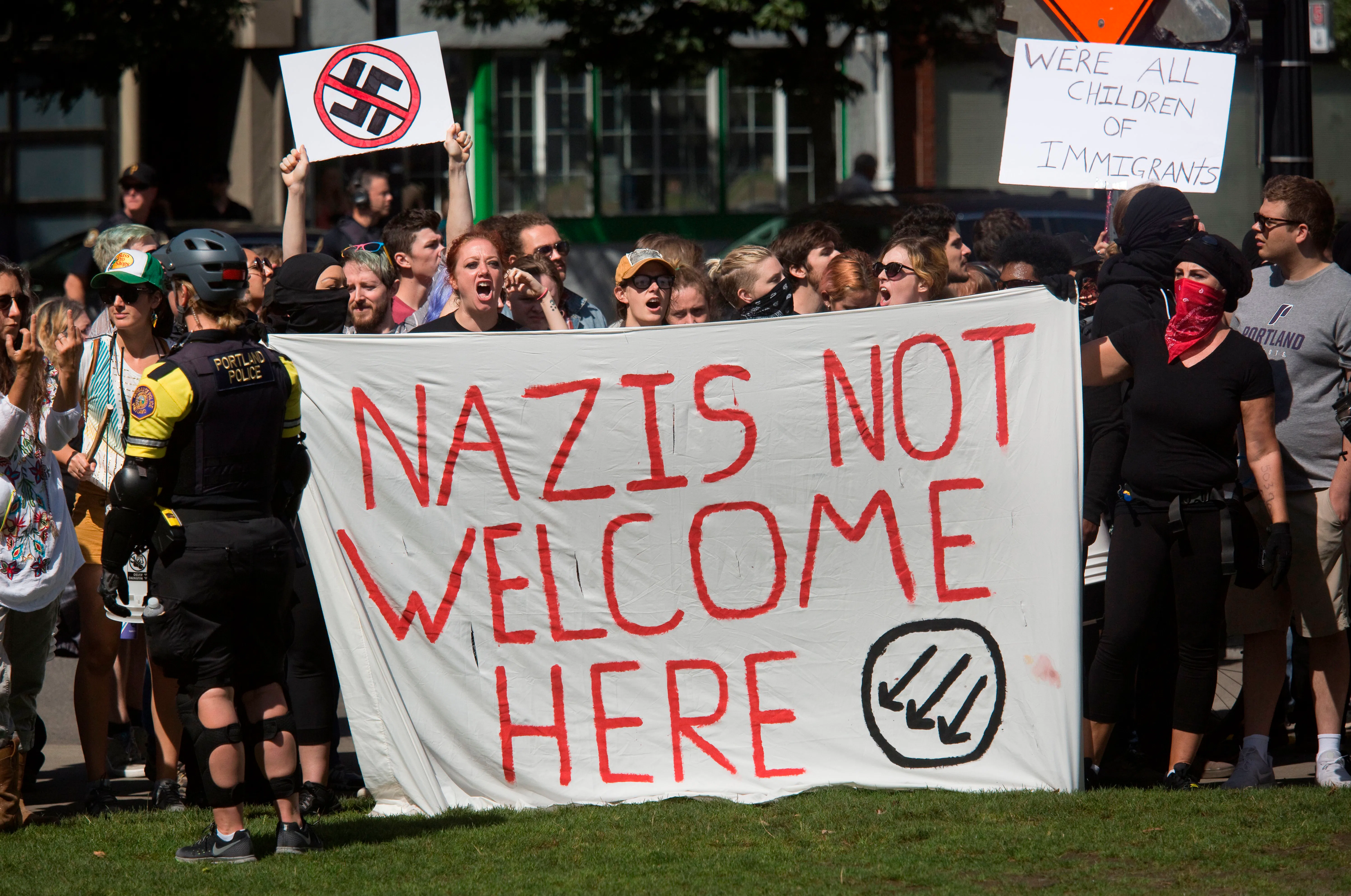 Car appears to drive through crowd of counterprotesters at Vancouver ...