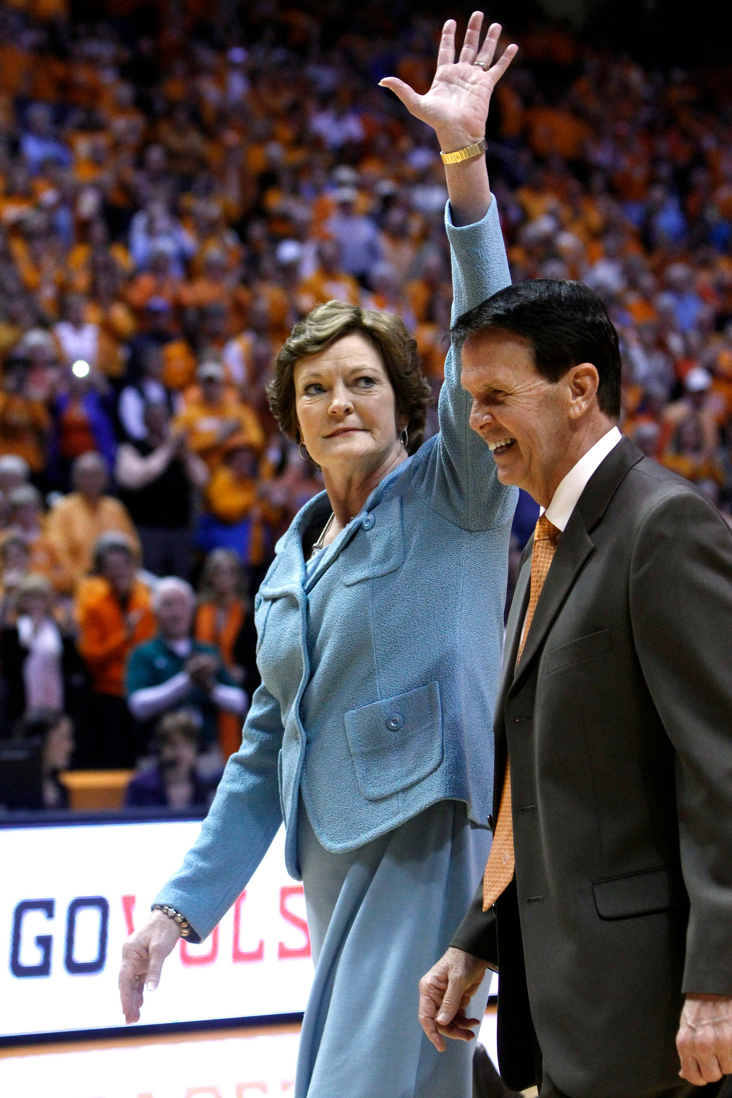 Pat Summitt Dies At 64; Legendary Coach Recognized By Celebrities And ...