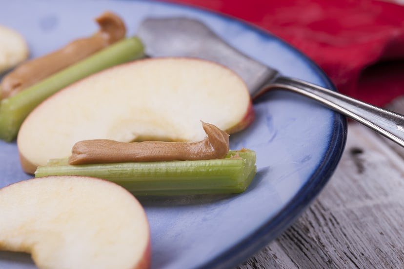 Apples with peanut butter
