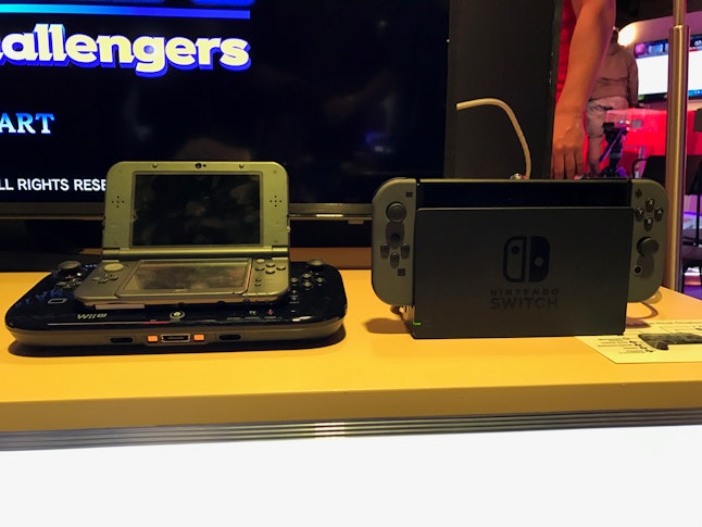 Nintendo Switch Vs Wii U Gamepad Comparison Photos With Wii U 3ds Iphone And More