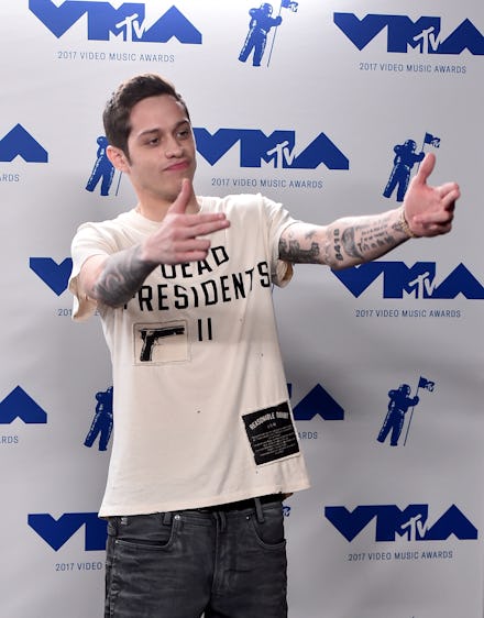 Pete Davidson in a white shirt and black trousers at the 2017 Video Music Awards