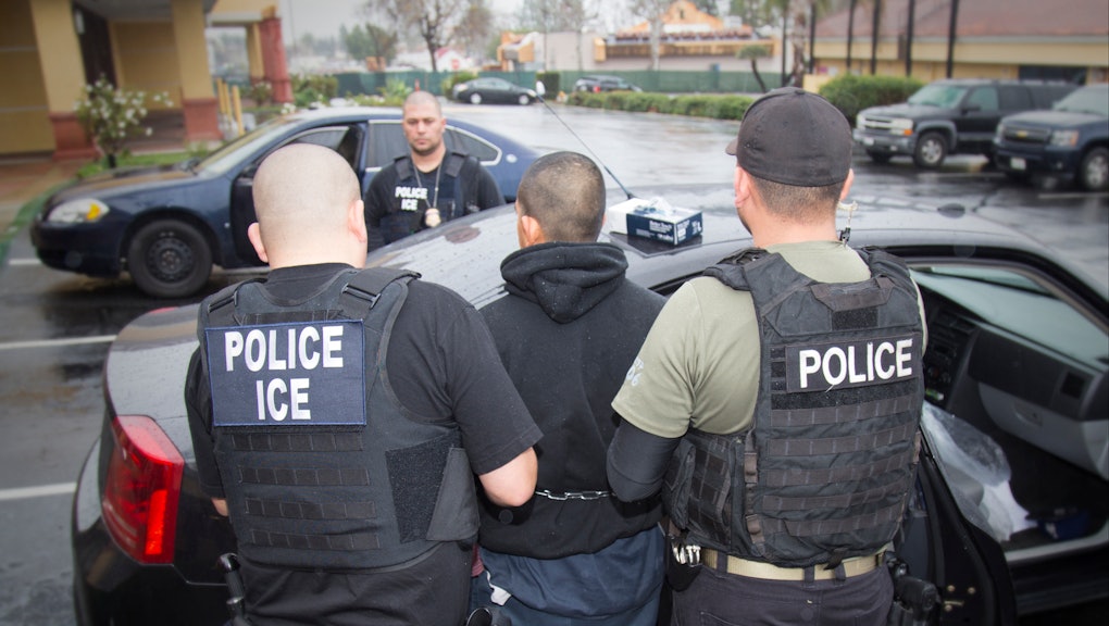 What To Do If Ice Knocks On Your Door And You Re Undocumented