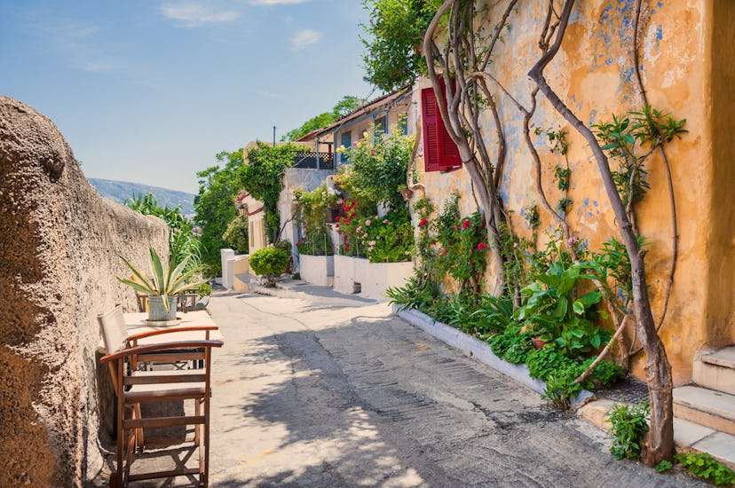 A sunny sidestreet in Athens