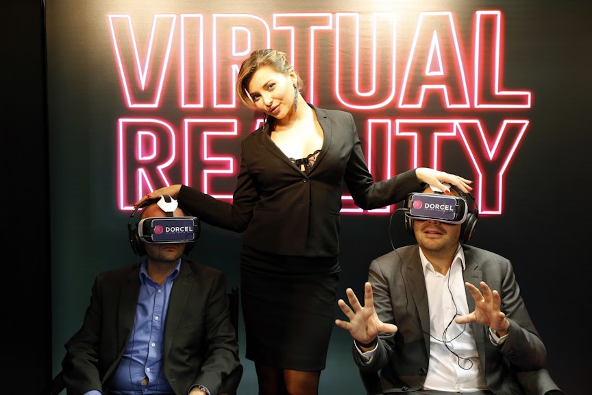 Pornhub Says Virtual Reality Rigs Are Giving Porn Stars ...