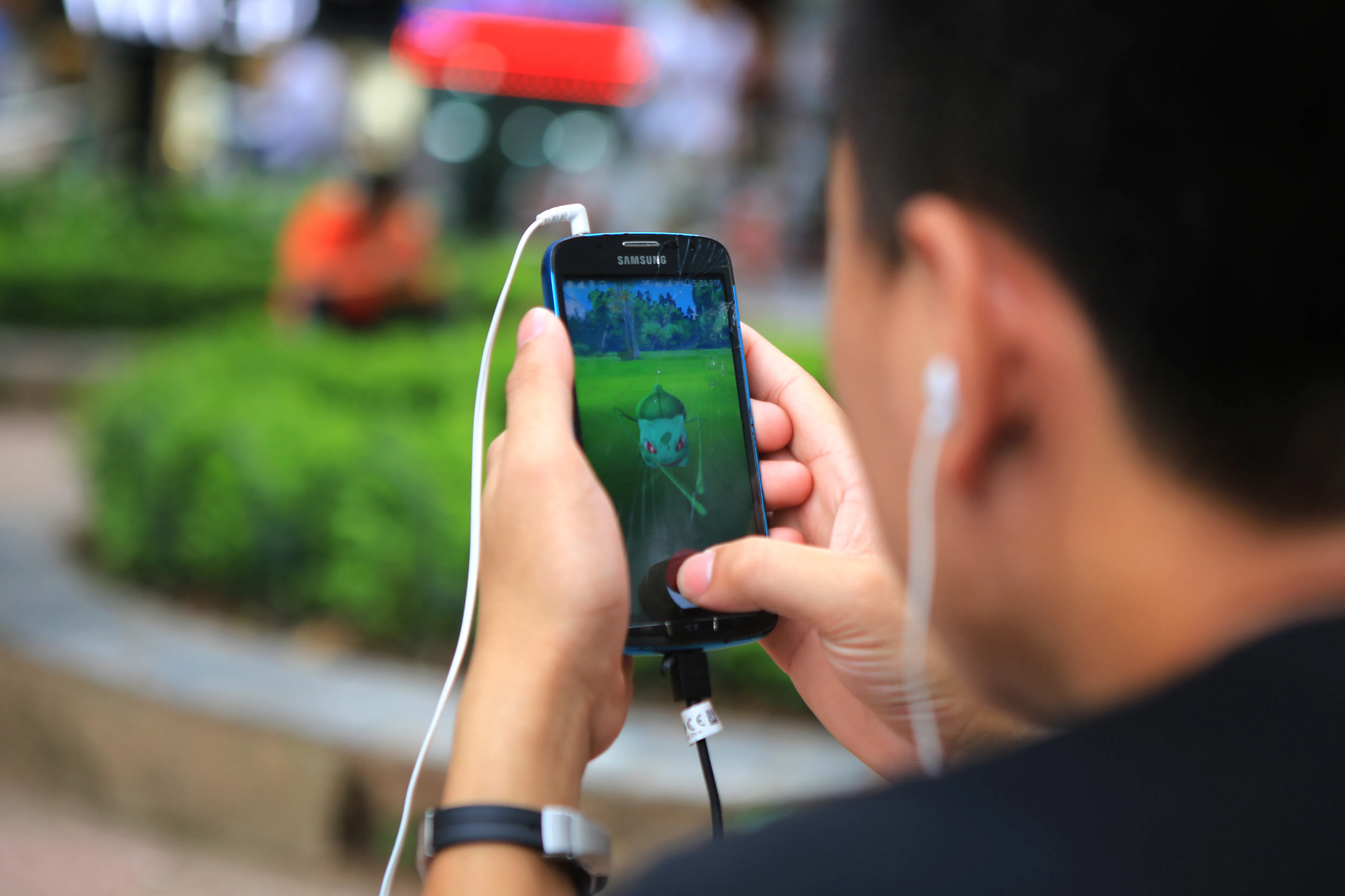 How to break the habit of checking your phone all the time