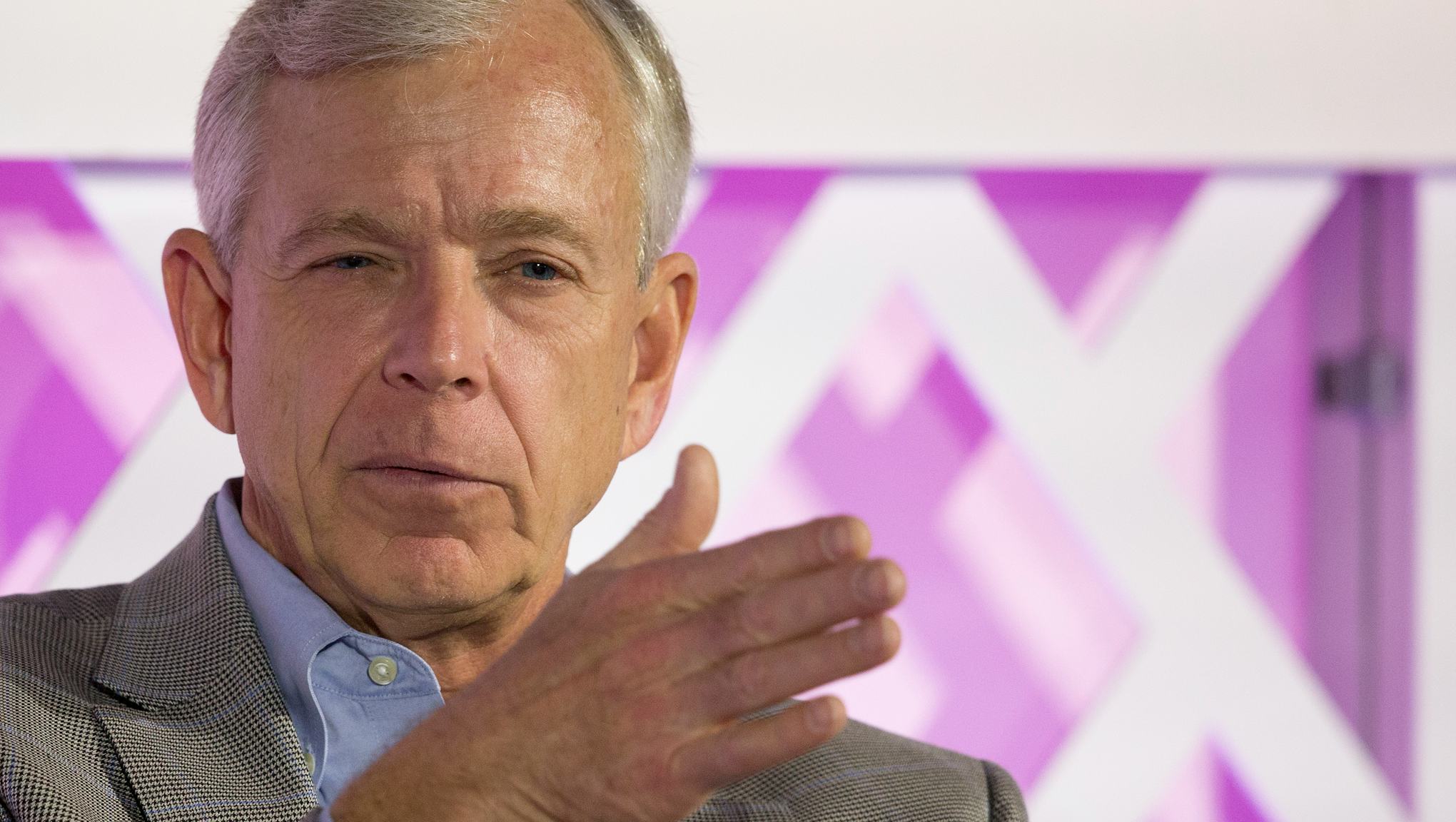 Verizon CEO Lowell McAdam's Criticism of Bernie Sanders Will Only Help the Senator