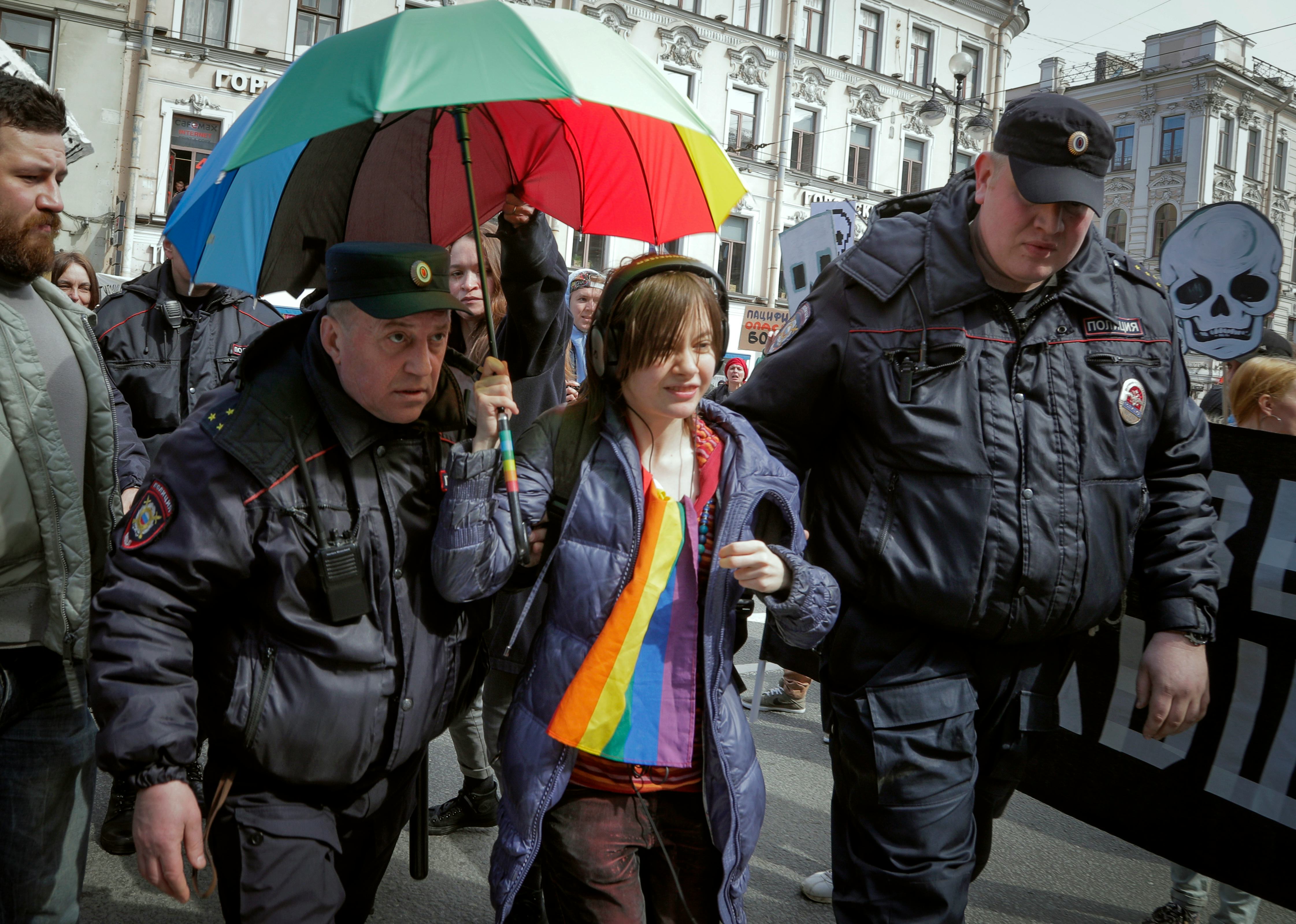 Russian Police Detain Protesters Decrying Chechnya's Torture, Killing ...