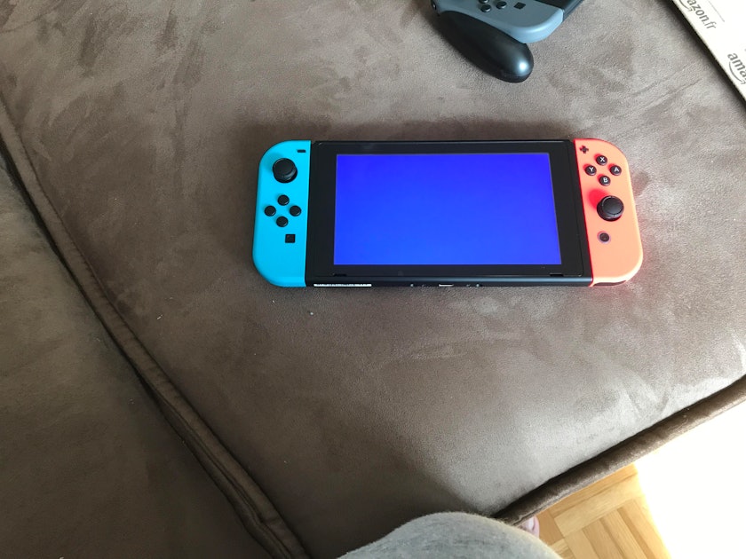 Nintendo switch error. Экран Нинтендо свитч. Разбитый Нинтендо свитч. Синий экран на Nintendo Switch. Экран смерти Нинтендо свитч.