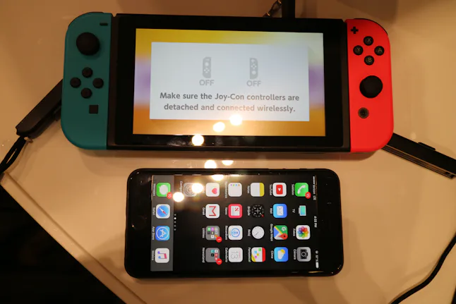 Nintendo Switch Vs Wii U Gamepad 15 More Photos Show The Striking Size Difference