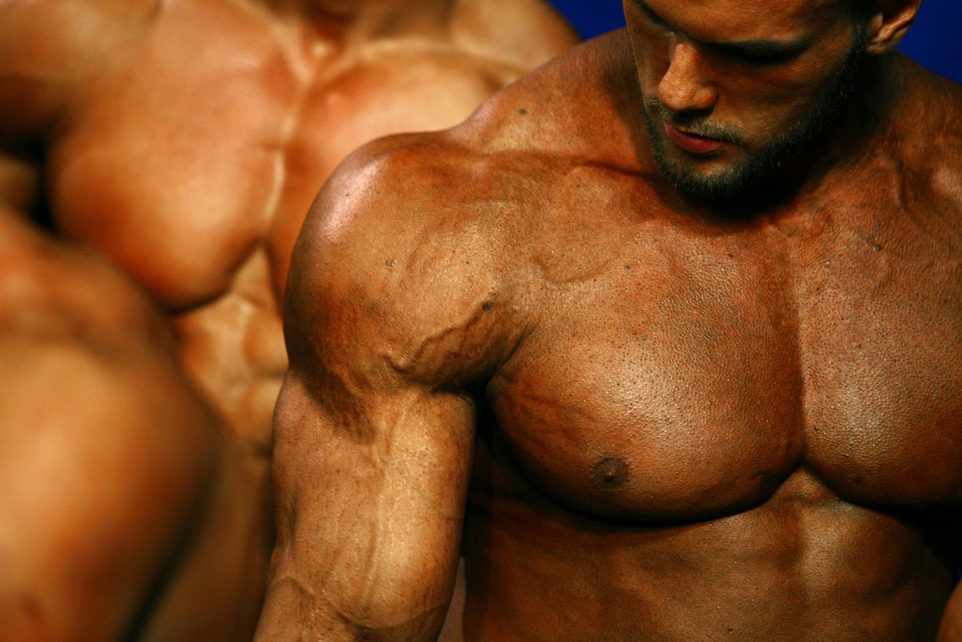 Inside the Underground Market Where Bodybuilders Find Dangerous, Illegal  Steroids