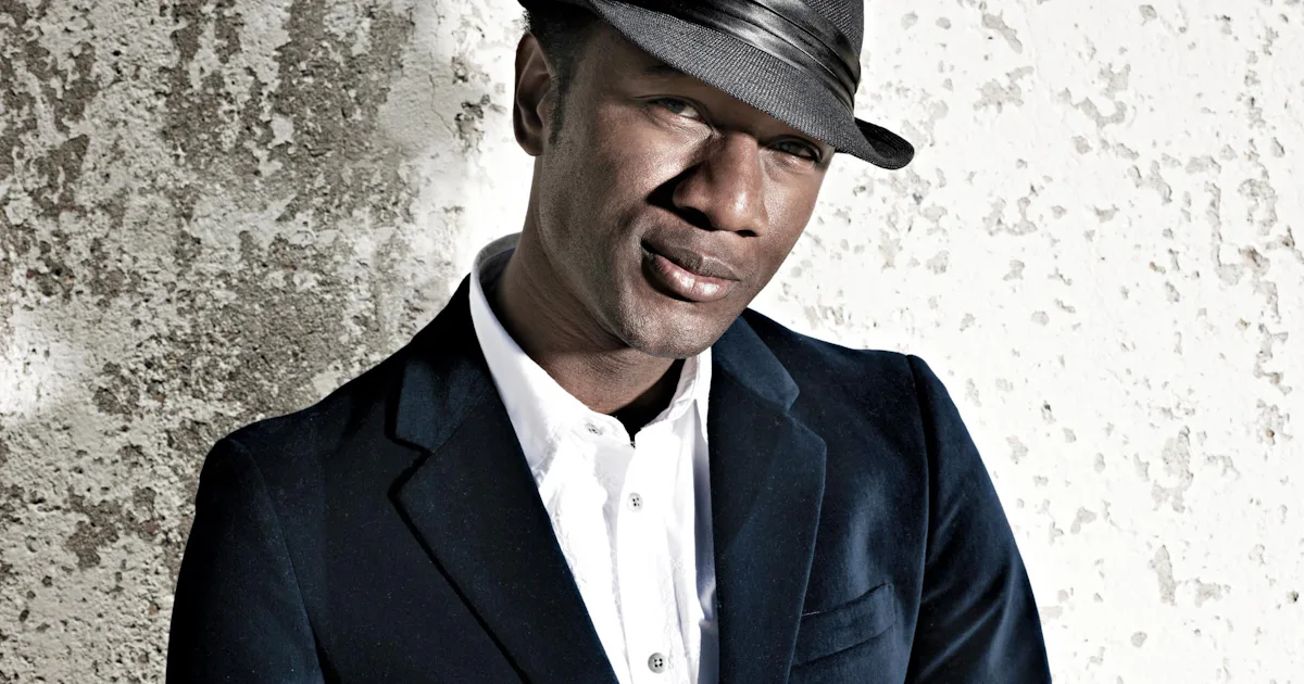 Mosify Singer The Most-Streamed Singer in History Just Tore Down the Industry's ...