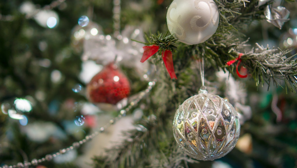 Christmas Tree Lights And Decorations A Bore 3 Surprising Ideas