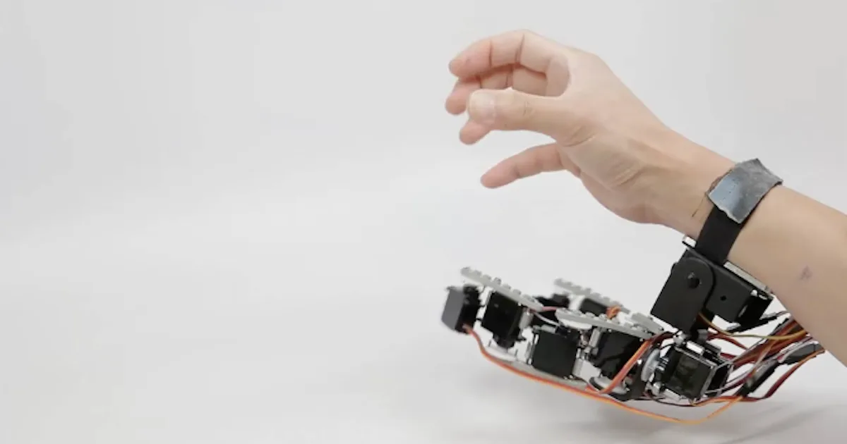 MIT Scientists Invented a Way to Attach an Extra Robotic Hand to Your Wrist