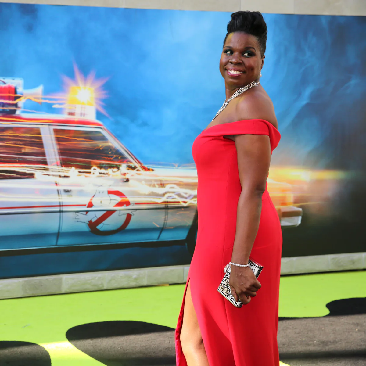 leslie jones red carpet dress Week in Fashion: Leslie Jones Channels Grace Jones on the Red Carpet