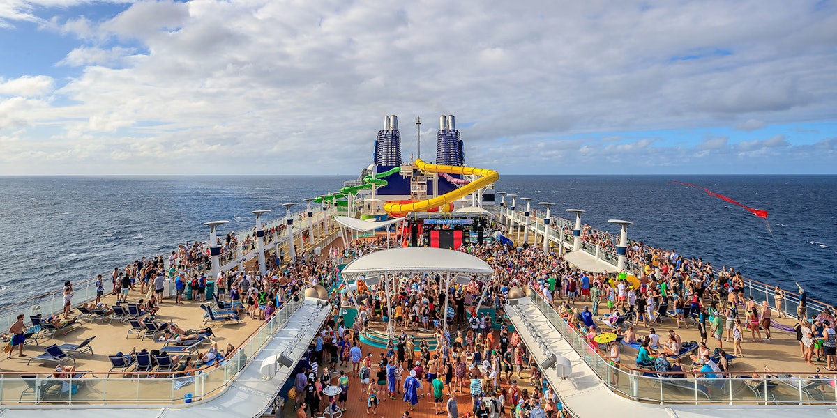 How To Survive An EDM Cruise If You’re An Introvert