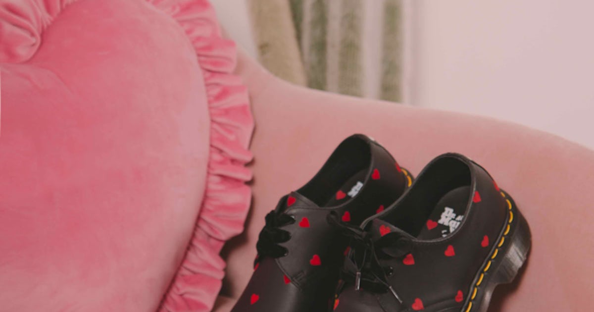 Dr martens 2025 lazy oaf heart