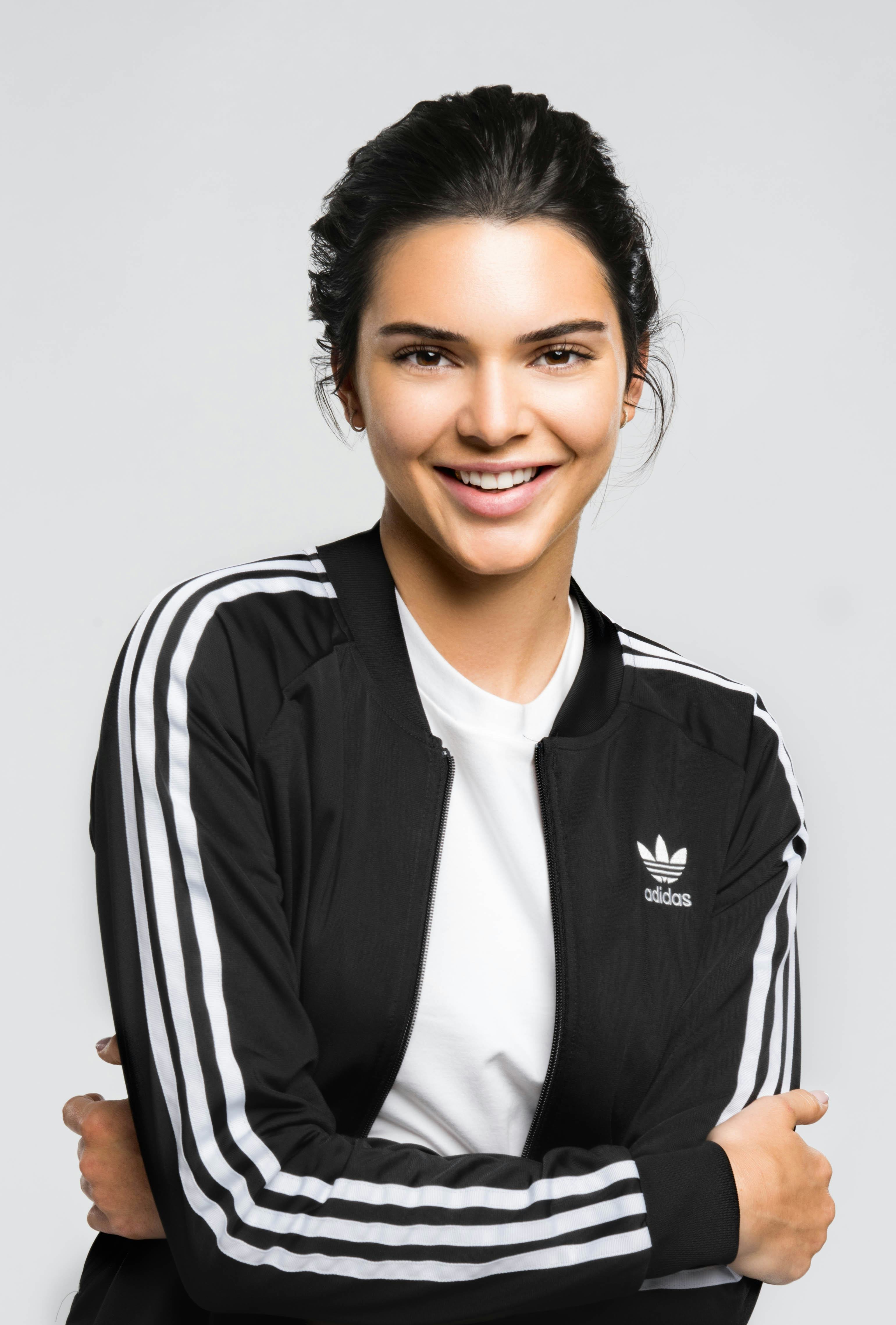 Kendall jenner hot sale adidas originals