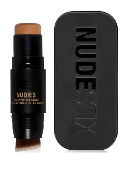 The 14 MustHave Items To Pack For Coachella