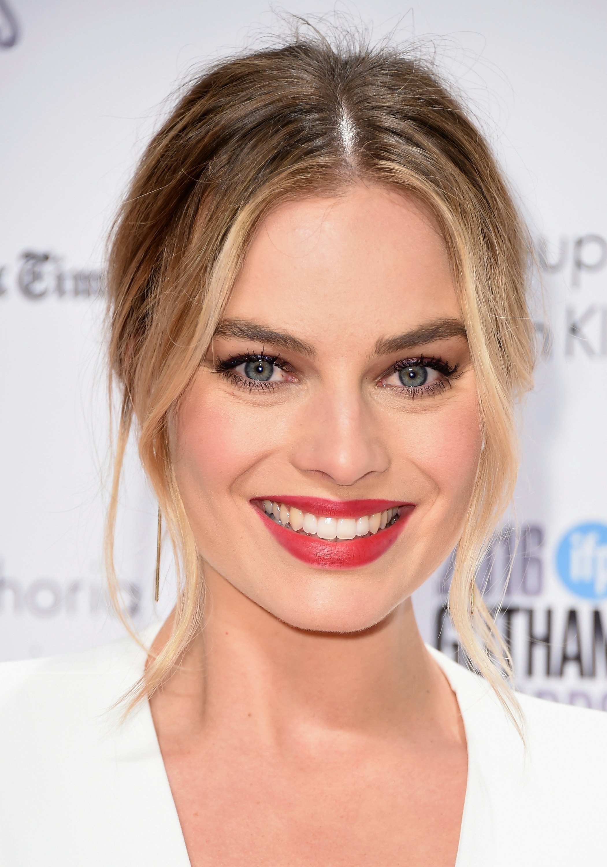 Margot Robbie to star as Maid Marian in Robin Hood spin-off