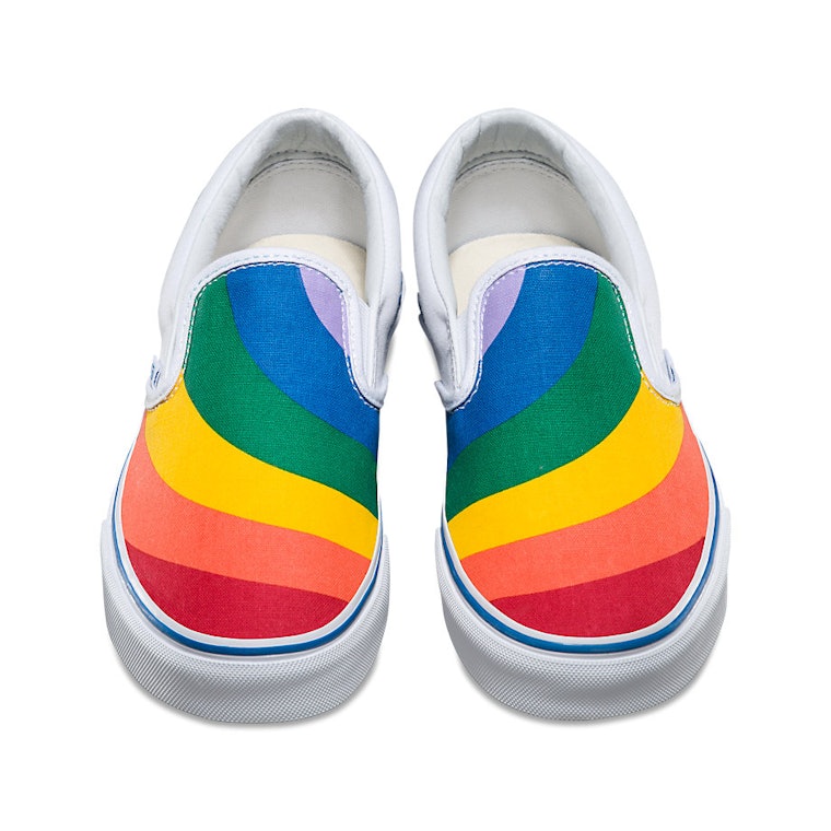 10 Pieces Of Rainbow Clothing and Accessories To Brighten Up Your Day