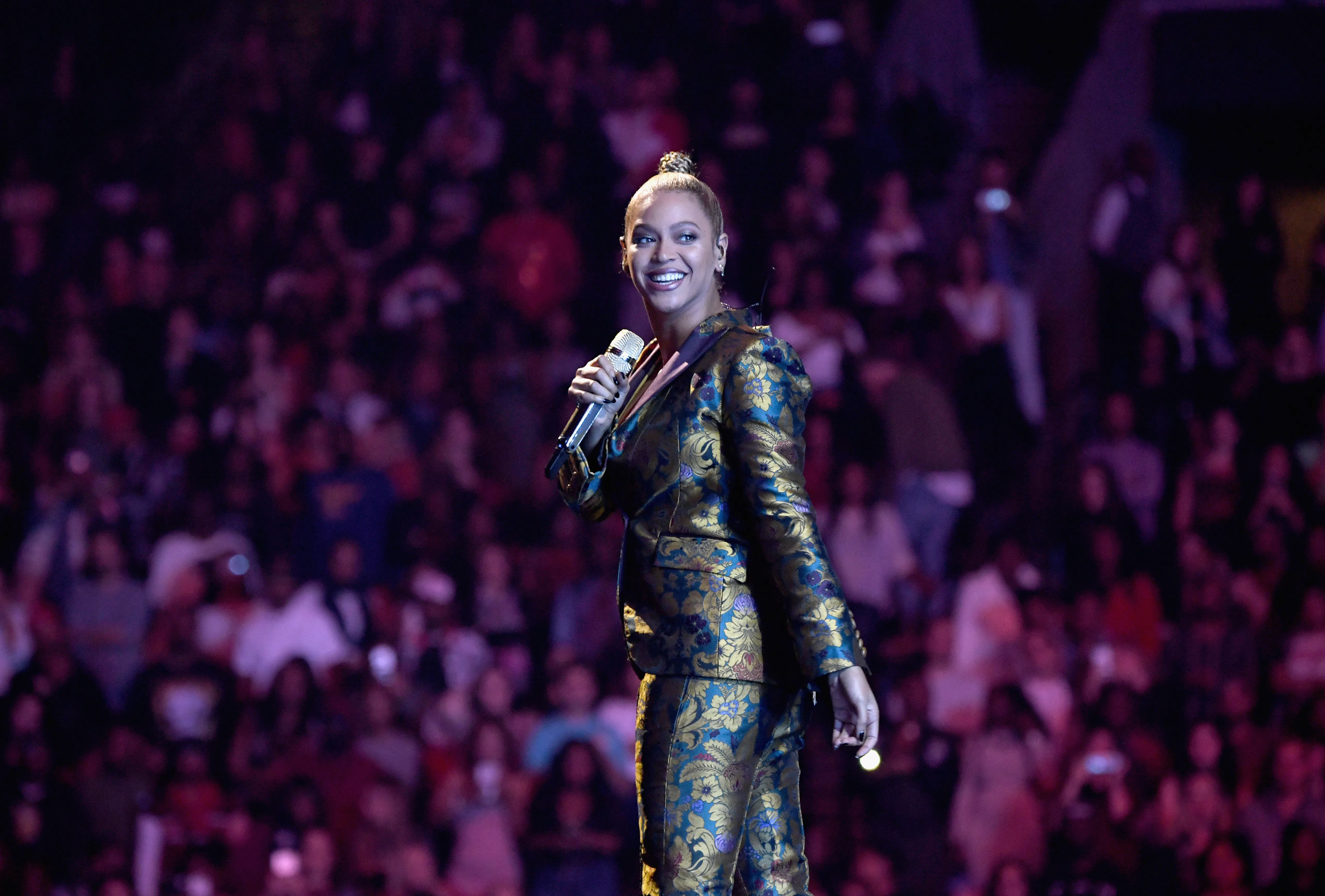 Watch Beyoncé And The Dixie Chicks Perform ‘Daddy Issues’ At The ...