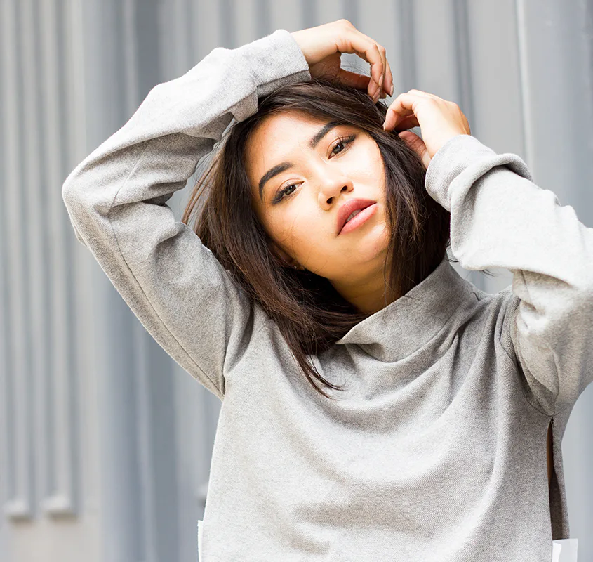 Blogger Jeanne Grey Keeps Cool In Neutrals And Styles Looks For NYLONshop