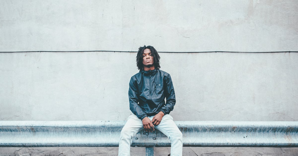 Listen To Saba’s Effortless New Track, “Symmetry”