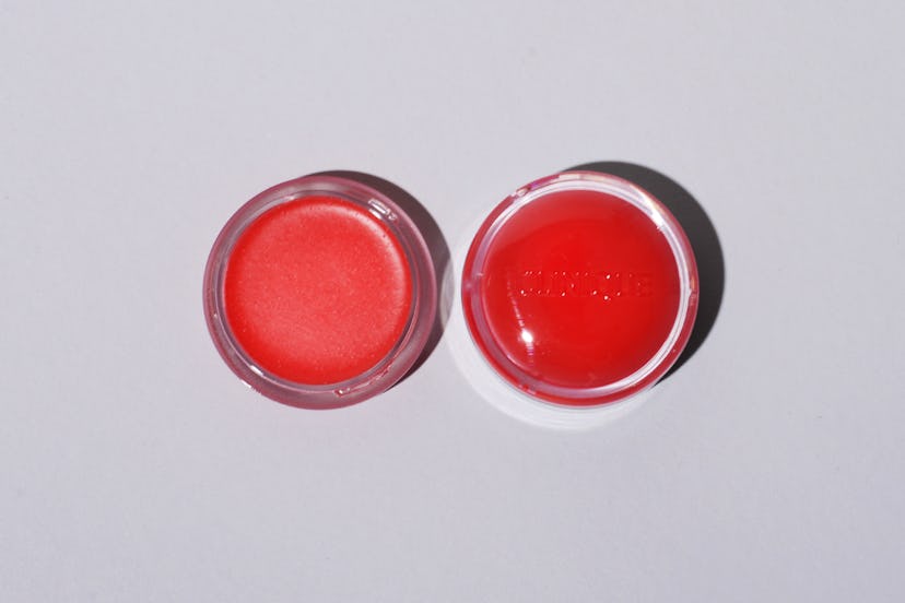 The Clinique Sweet Pots sugar scrub and lip balm in 'Red Velvet