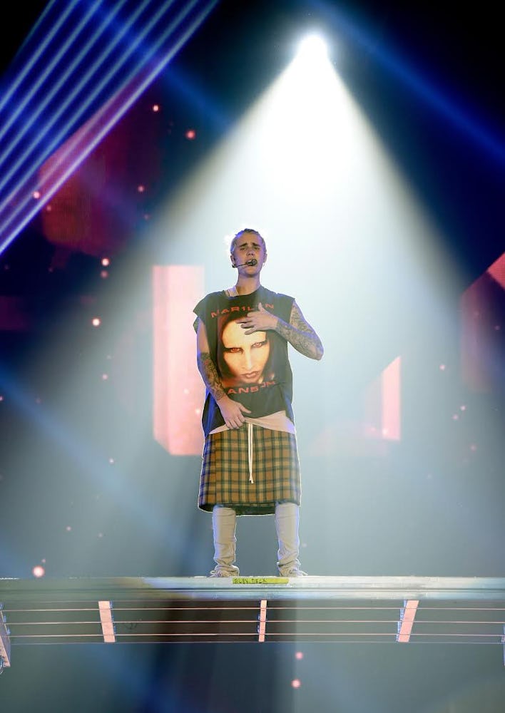 Justin Bieber’s ‘Purpose’ Tour Clothes Remind Us Of Eighth Grade