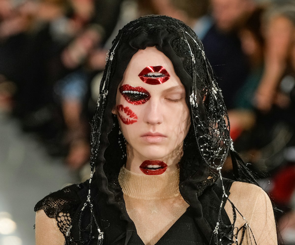8 Rad Beauty Looks From Maison Margiela Spring 2016 Haute Couture