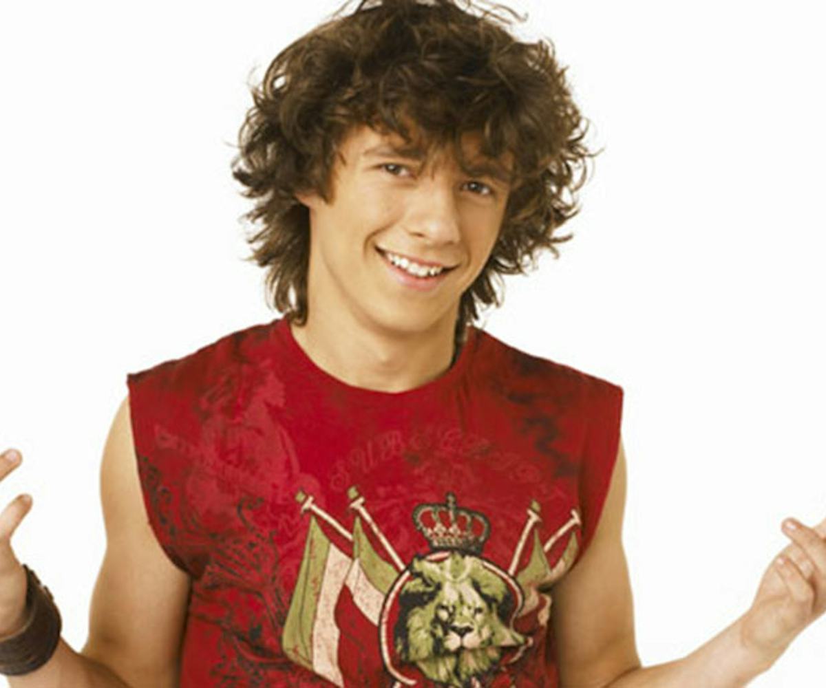This Is What Logan From ‘Zoey 101’ Looks Like Now This Is What Logan From ‘Zoey 101’ Looks Like Now