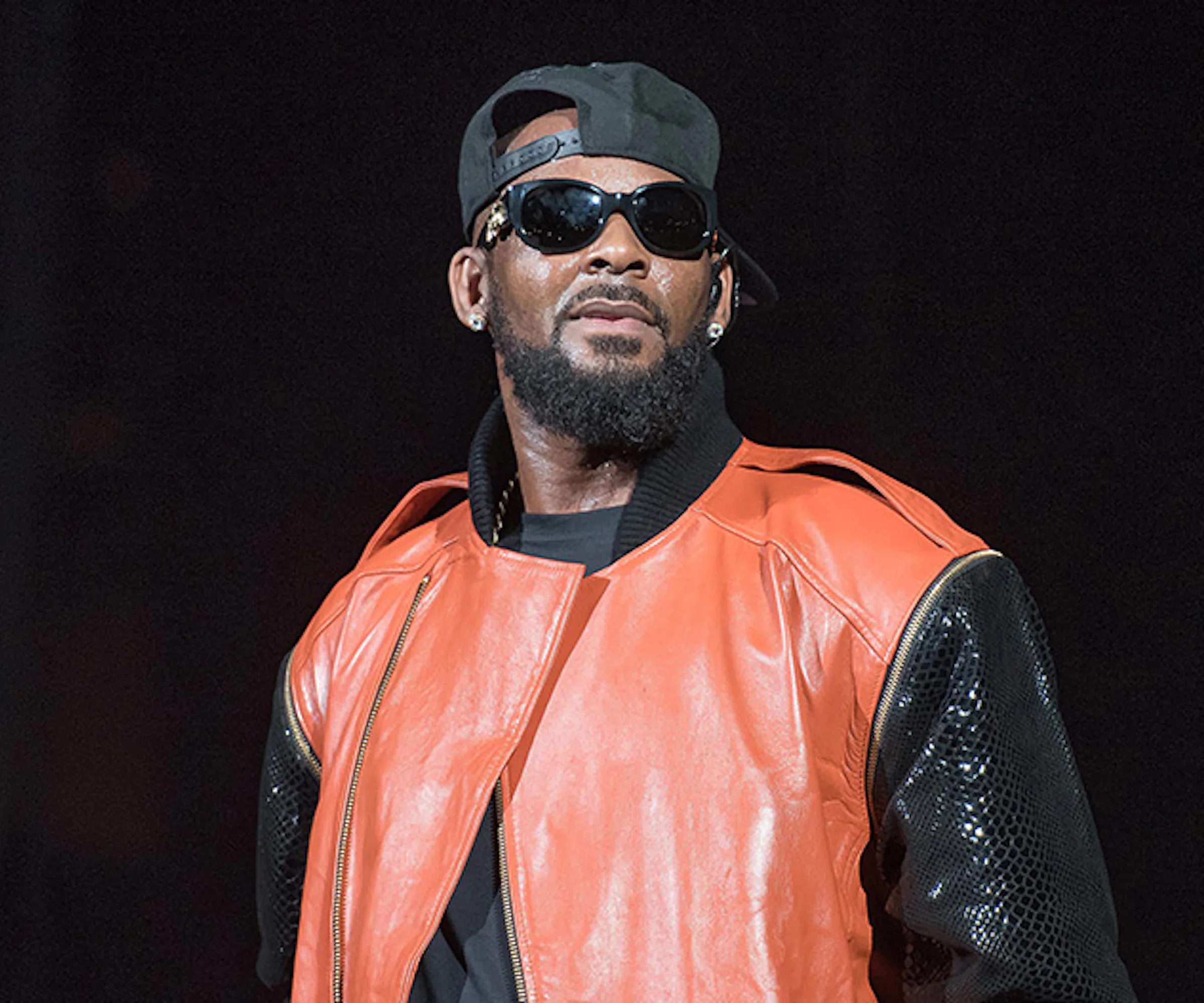 Why Are We Still Giving R. Kelly Standing Ovations?