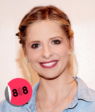 Sarah Michelle Gellar with strong eye make-up and hot pink lip gloss