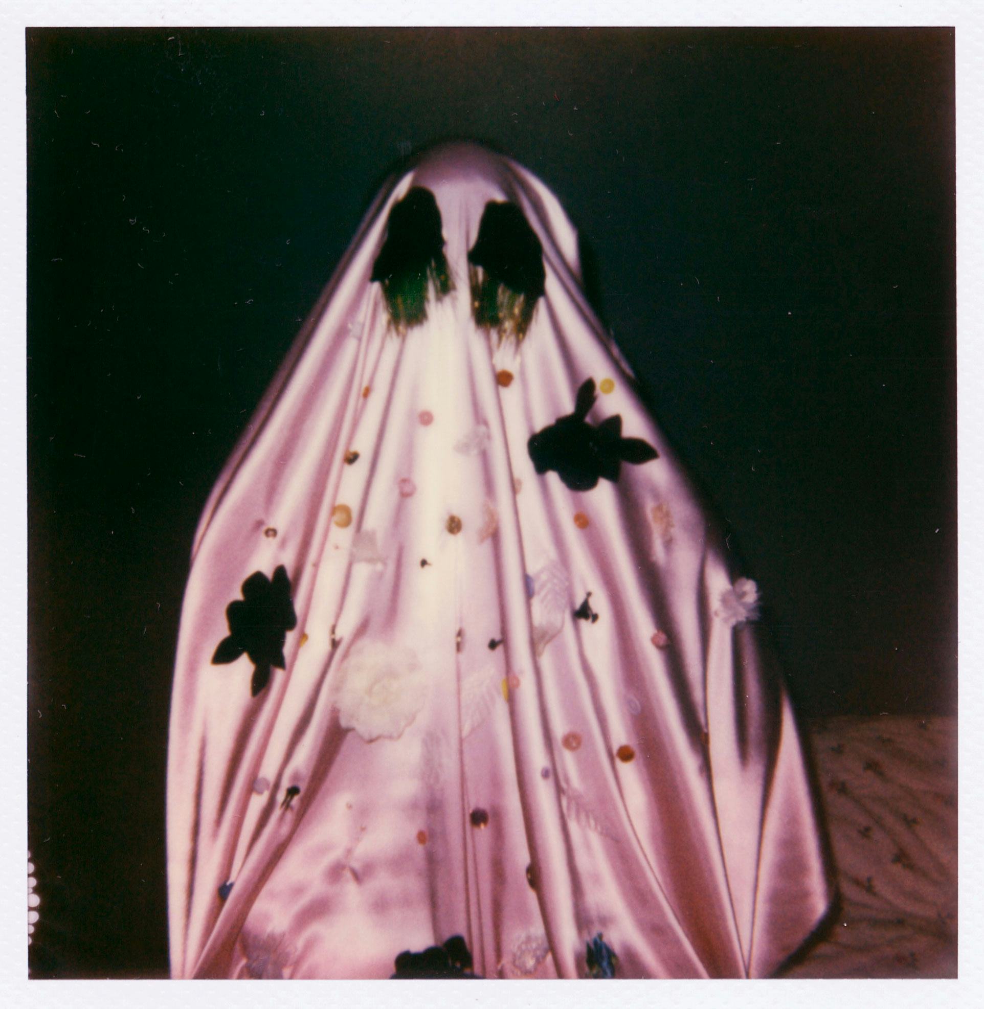 3 Sheet Ghost Costume DIYs