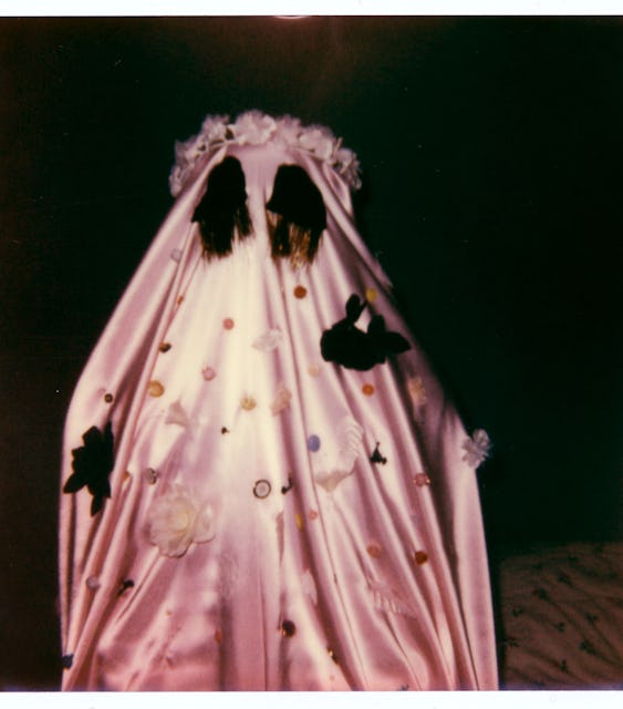 3 Sheet Ghost Costume DIYs