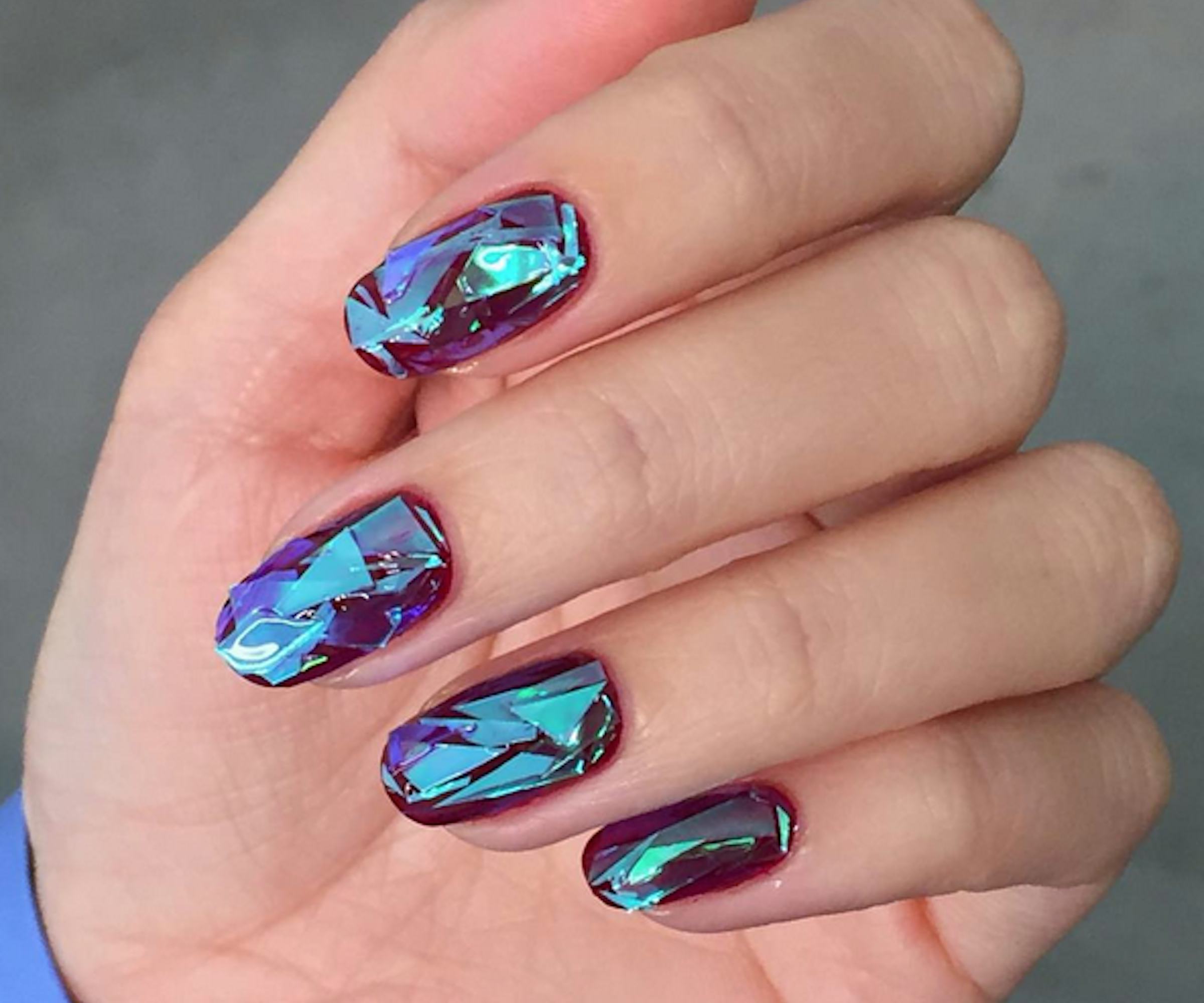 Стеклянные ногти: модные тенденции стеклянного маникюра Журнал VOICE