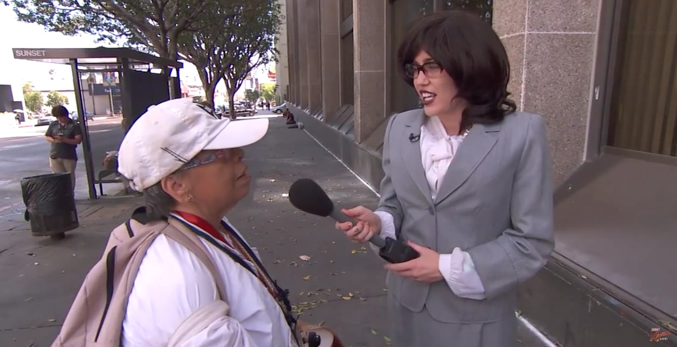 Watch Miley Cyrus Go Undercover and Ask People What They Think of Her(02)