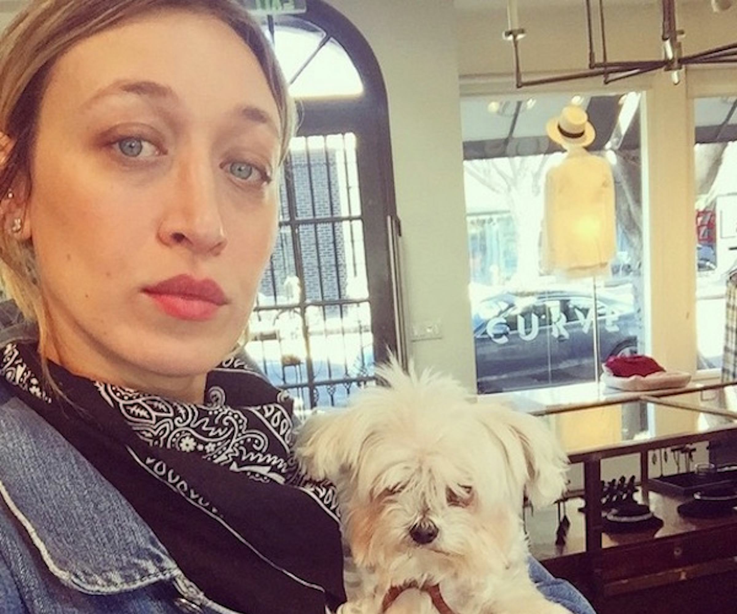 Alana Hadid: From Hadid Sister To Fashion Icon – Her Journey - j0zqy09