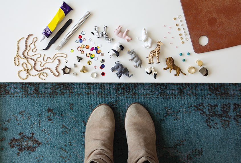 Mr. Kate’s ‘A Hot Glue Gun Mess’ Is The Perfect Book For The Quirky