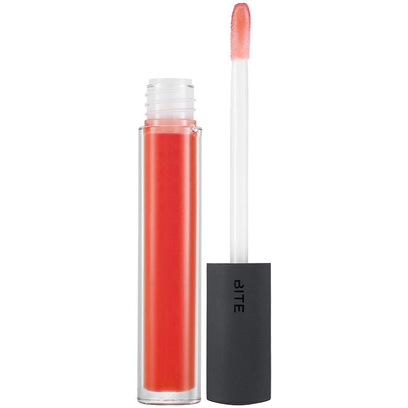 Bite Beauty's cinnamon plumping lip oil in transparent packaging with a black lid 