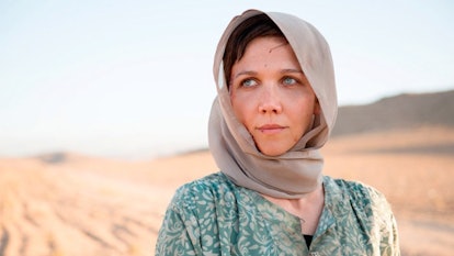 Maggie Gyllenhaal as Nessa Stein standing in a desert in the "The Honourable Woman" movie